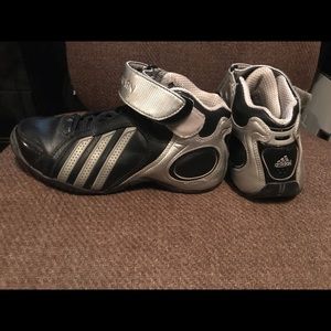 Black and silver adiddas